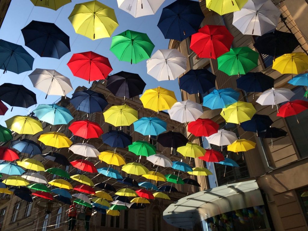 Зонтики в Брно как символ осени